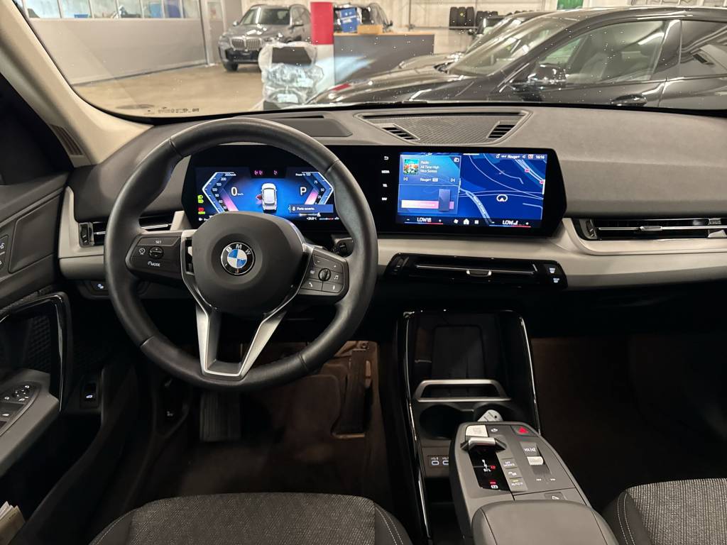 BMW X1 xDrive 23i 48V-image-12