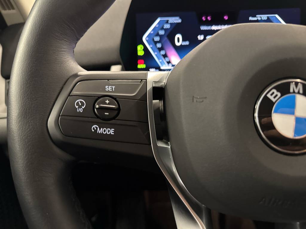 BMW X1 xDrive 23i 48V-image-15