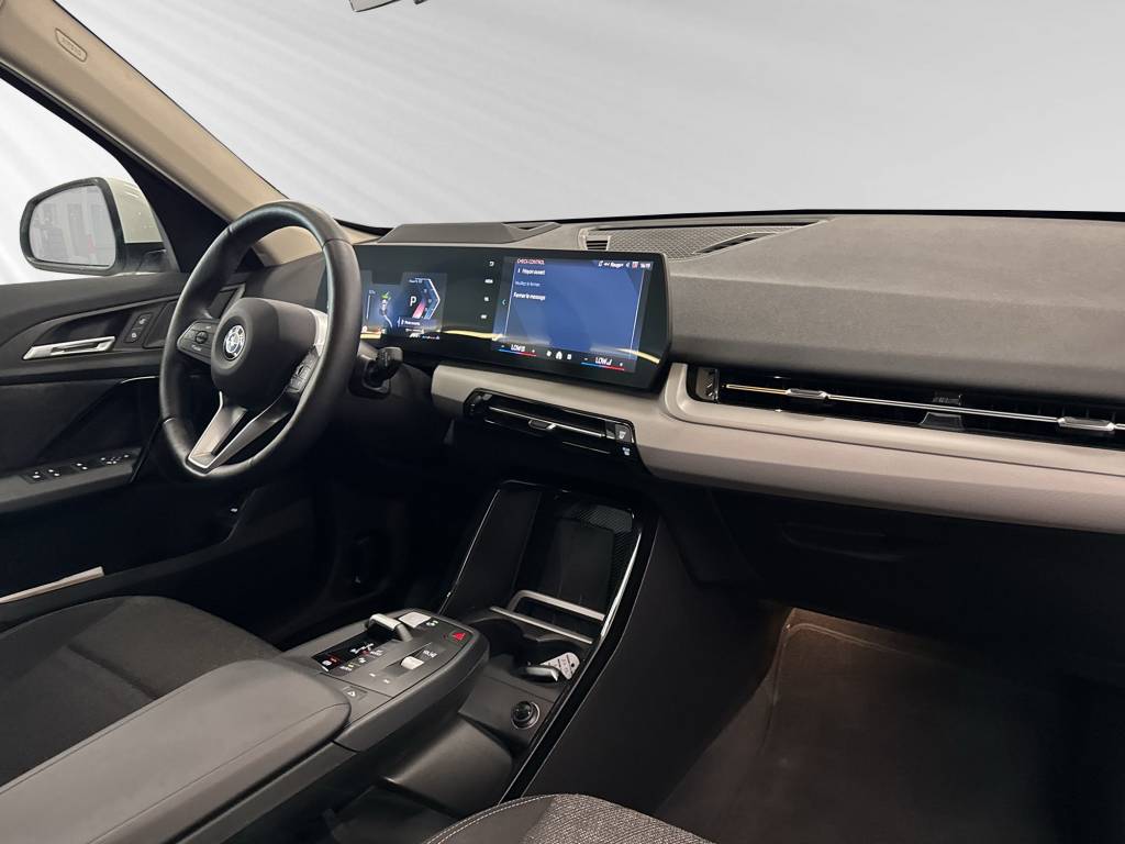BMW X1 xDrive 23i 48V-image-5