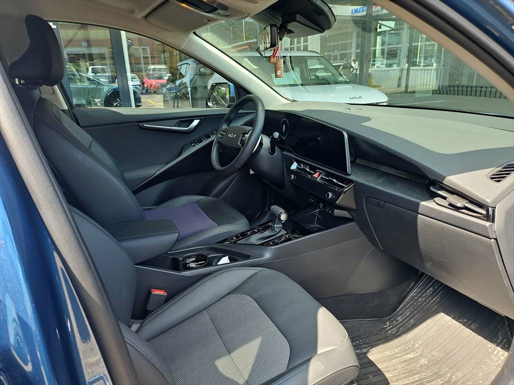 KIA Niro 1.6GDi Power Ed DCT-image-4