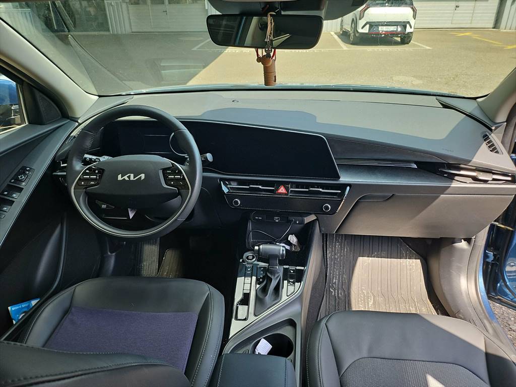 KIA Niro 1.6GDi Power Ed DCT-image-3