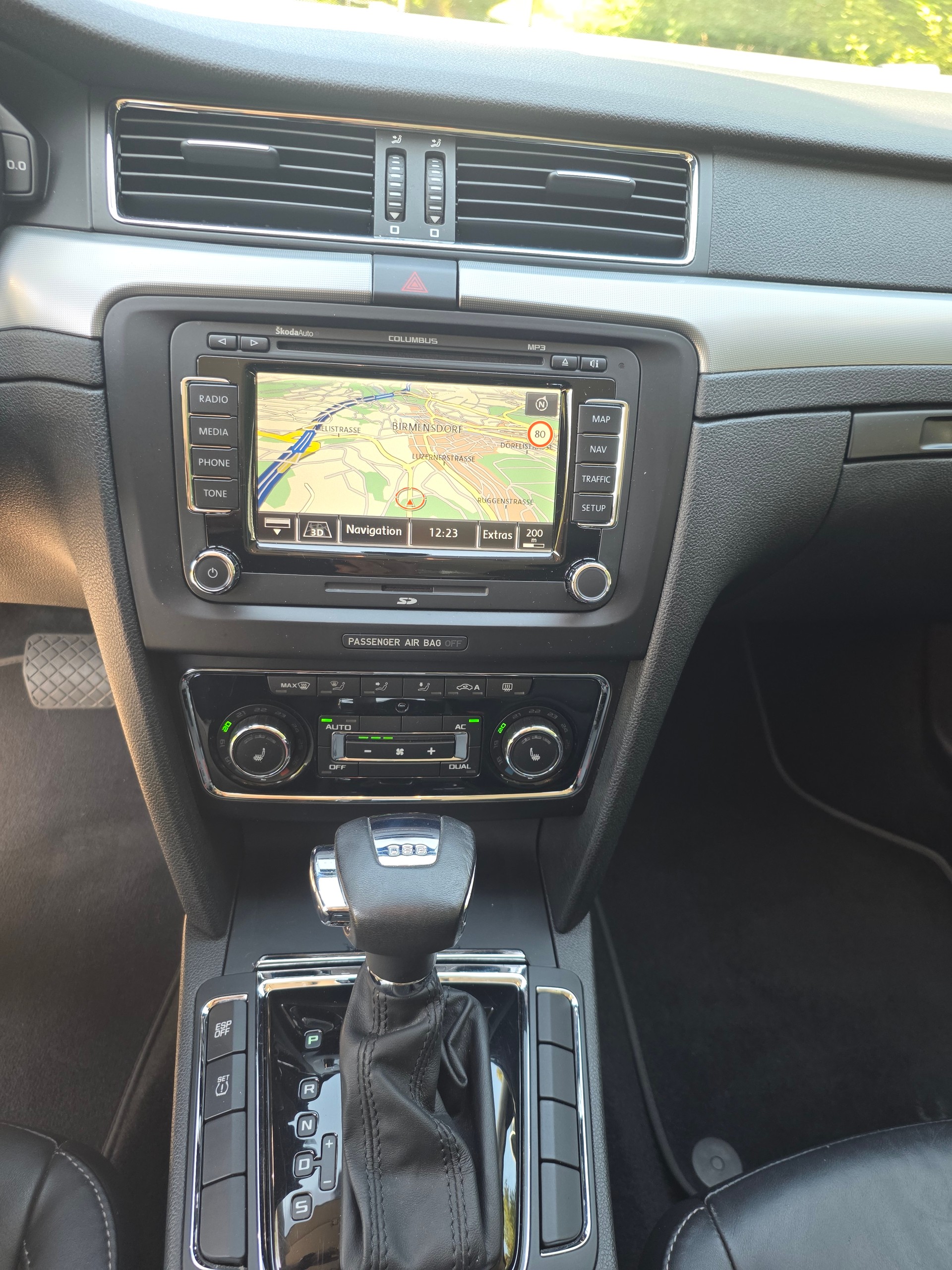 SKODA 2.0 TDI 170 Elegance DSG-image-4