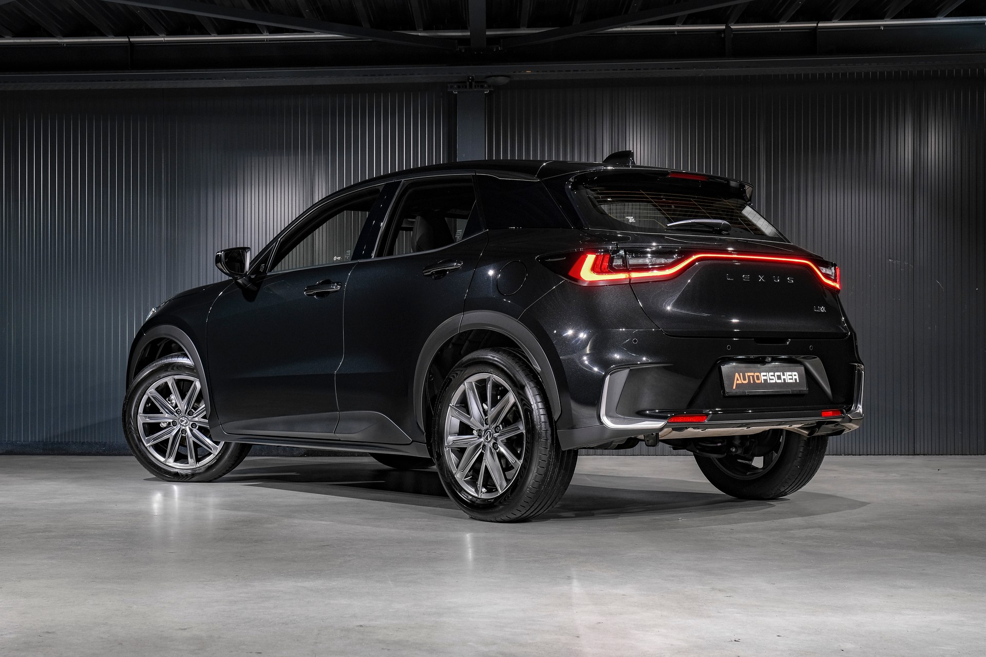 LEXUS LBX FWD Elegant CVT-image-1