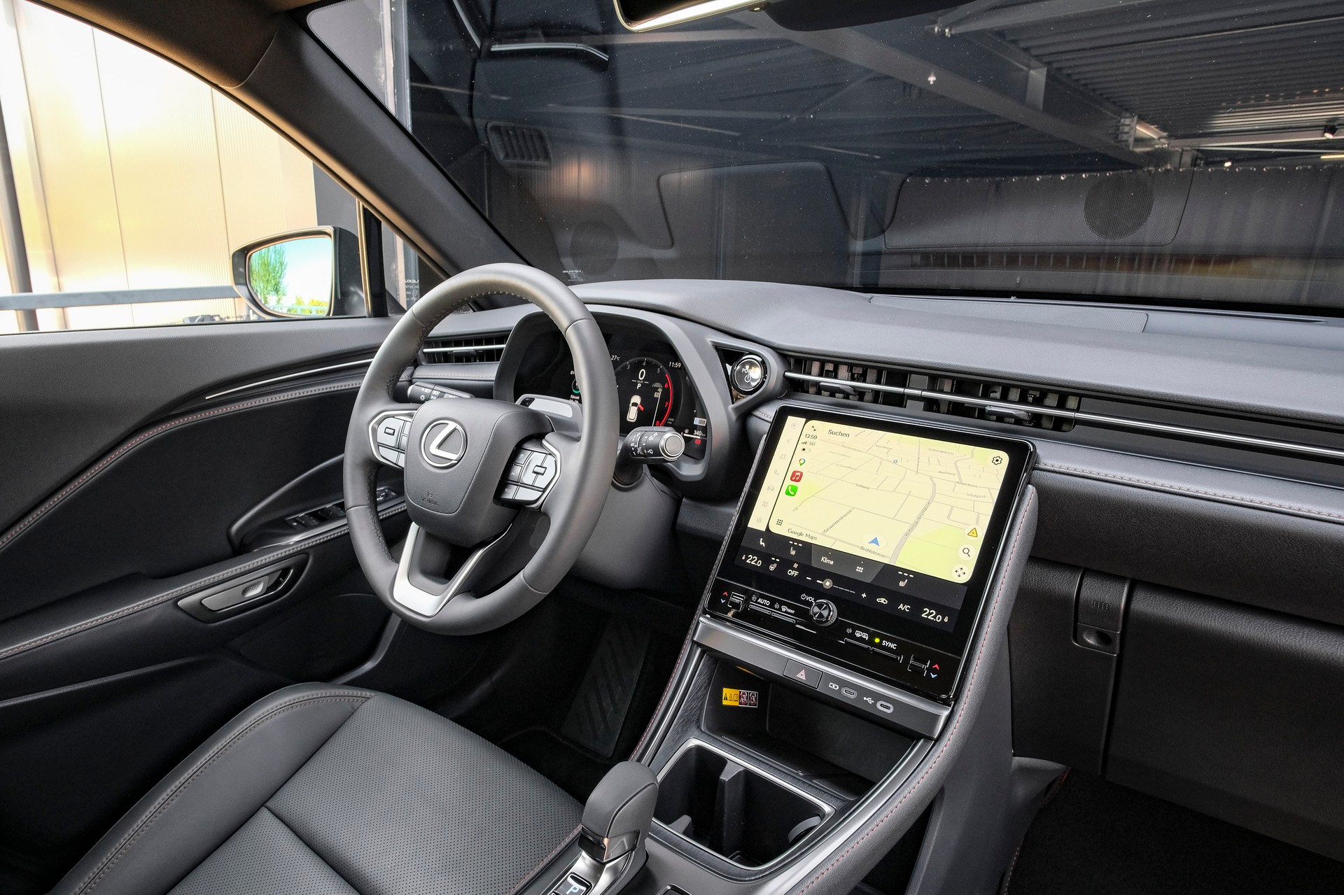 LEXUS LBX FWD Elegant CVT-image-13