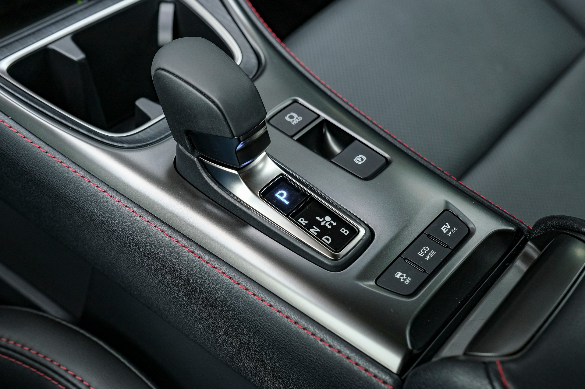 LEXUS LBX FWD Elegant CVT-image-18