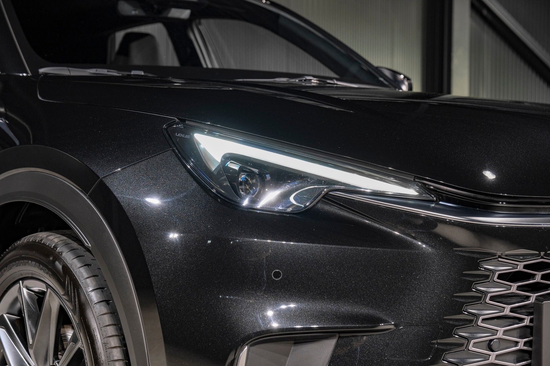 LEXUS LBX FWD Elegant CVT-image-23