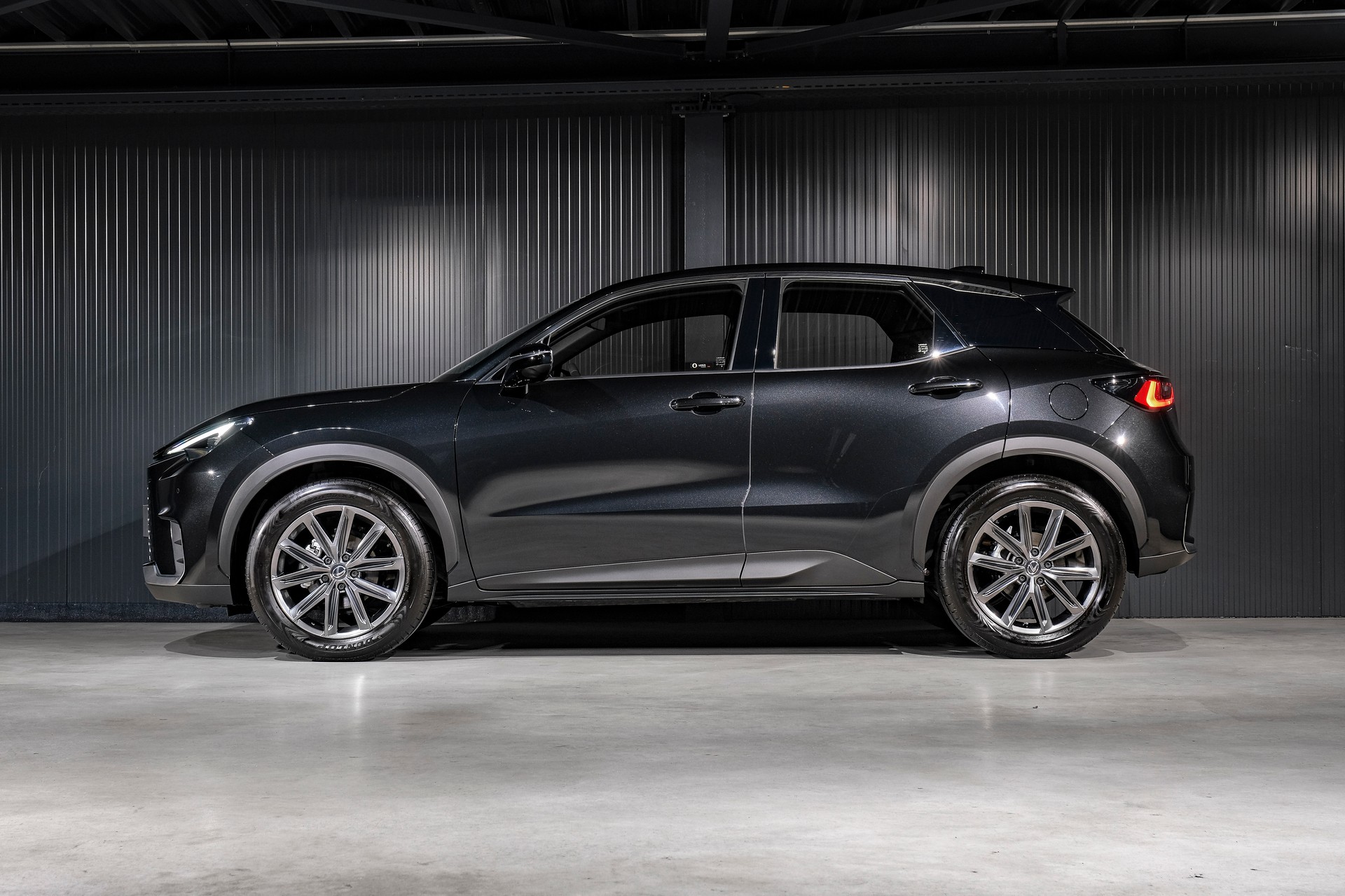 LEXUS LBX FWD Elegant CVT-image-8