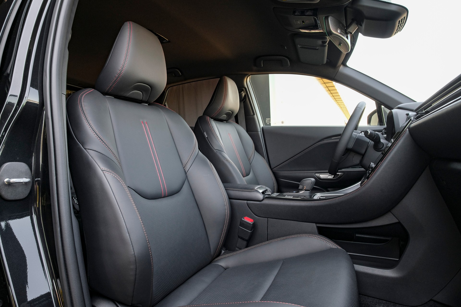 LEXUS LBX FWD Elegant CVT-image-10