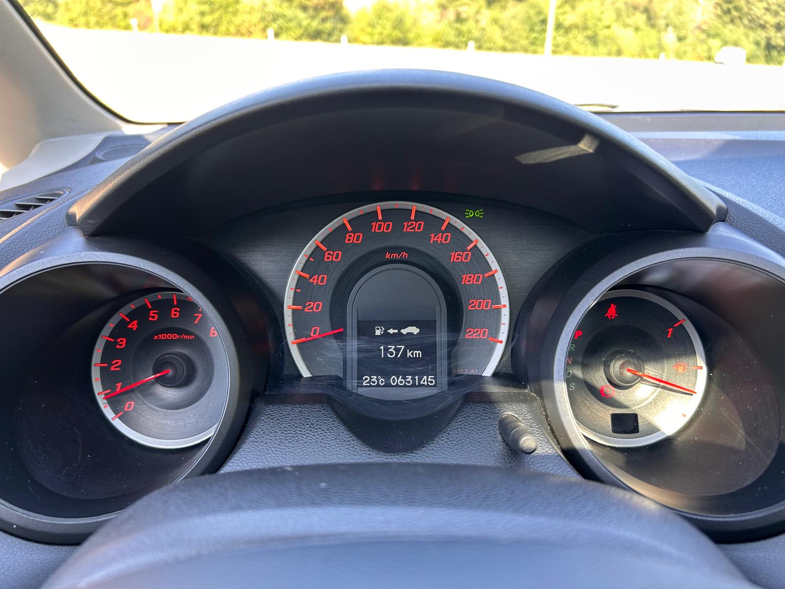 HONDA Jazz 1.4i Comfort i-Shift-image-18