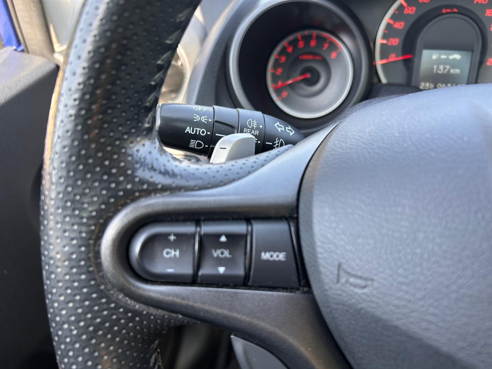 HONDA Jazz 1.4i Comfort i-Shift-image-19