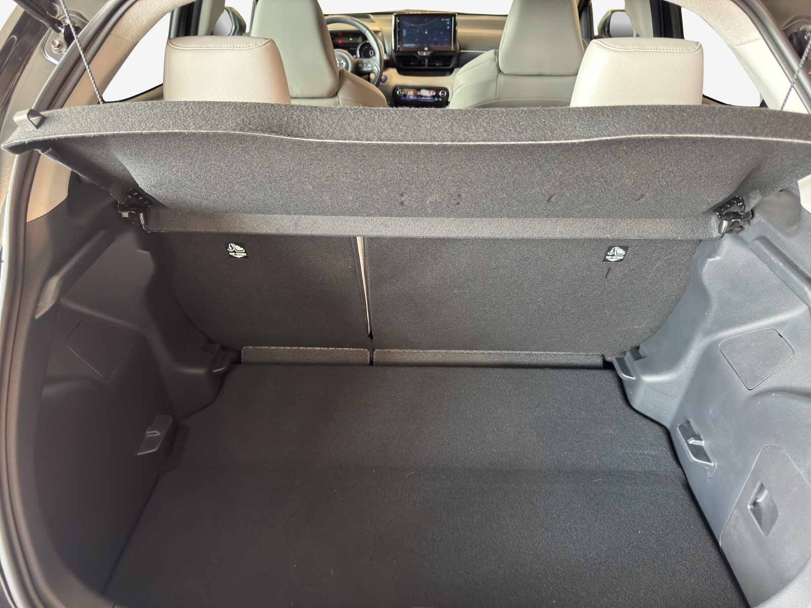 TOYOTA Yaris 1.5 Premium e-CVT-image-12