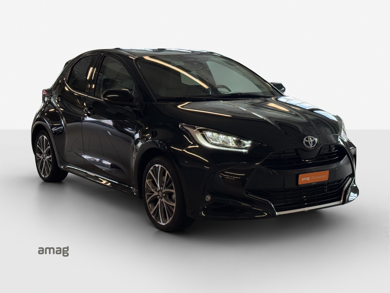 TOYOTA Yaris 1.5 Premium e-CVT-image-5