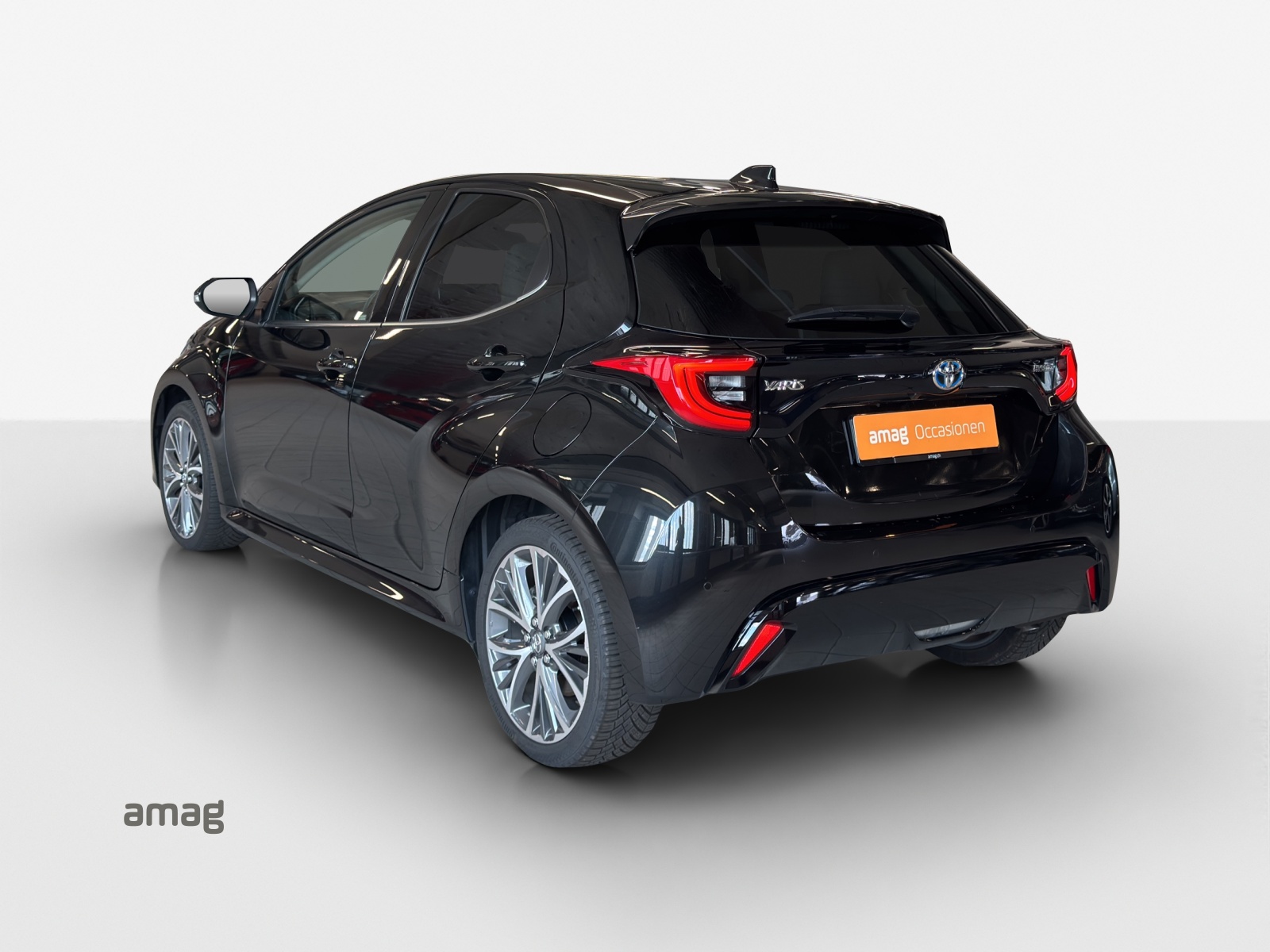 TOYOTA Yaris 1.5 Premium e-CVT-image-2