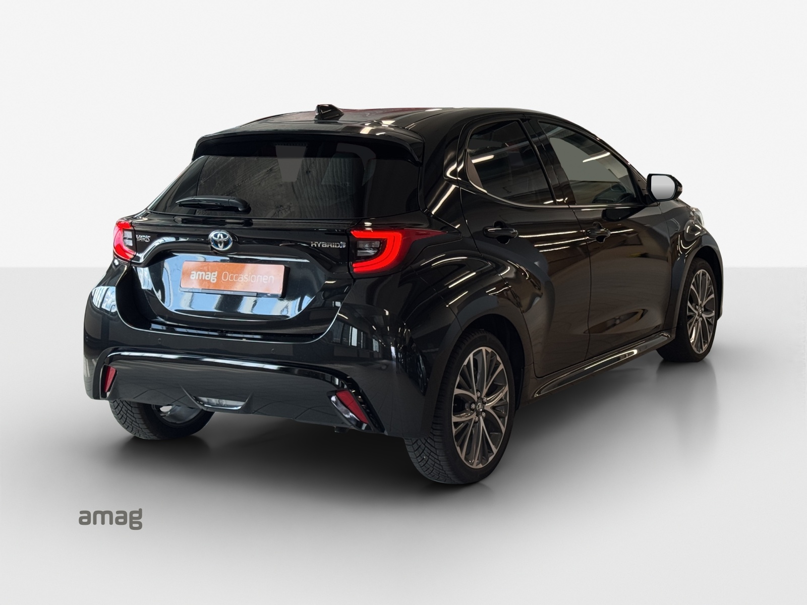 TOYOTA Yaris 1.5 Premium e-CVT-image-4