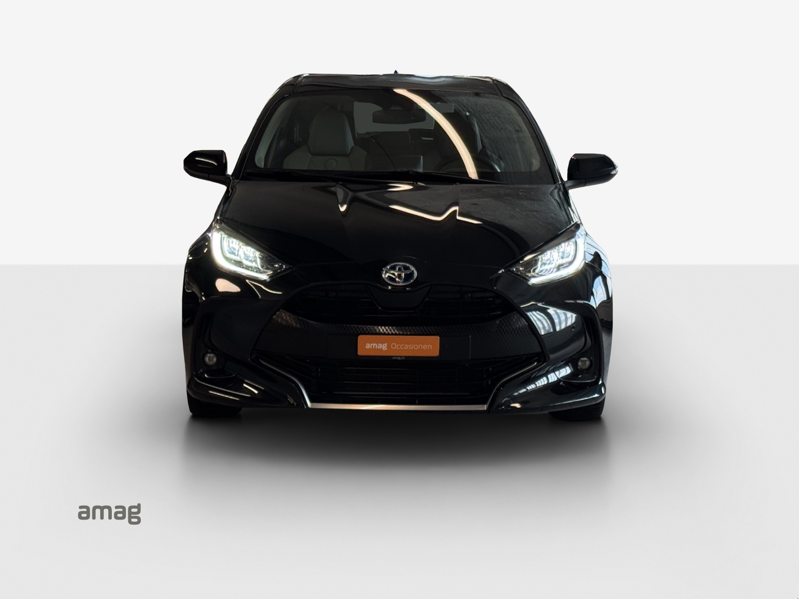 TOYOTA Yaris 1.5 Premium e-CVT-image-6