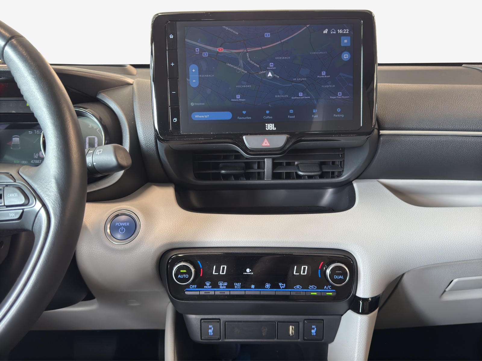 TOYOTA Yaris 1.5 Premium e-CVT-image-10