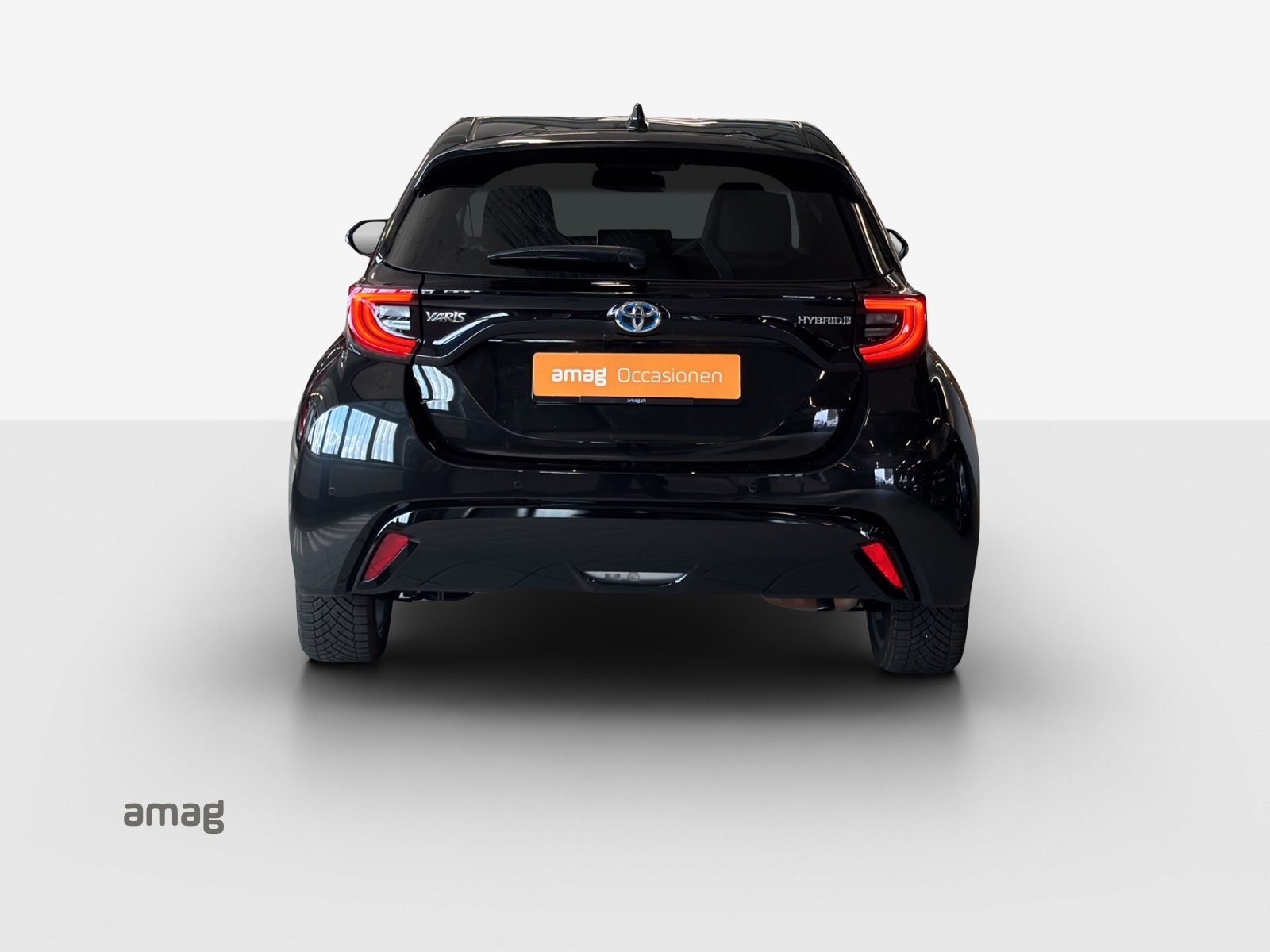 TOYOTA Yaris 1.5 Premium e-CVT-image-3