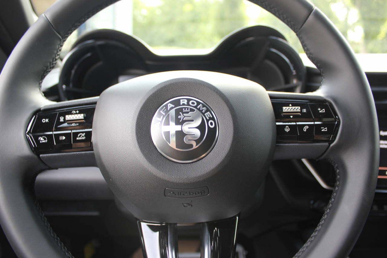 ALFA ROMEO Junior 1.2 TI Q4-image-8