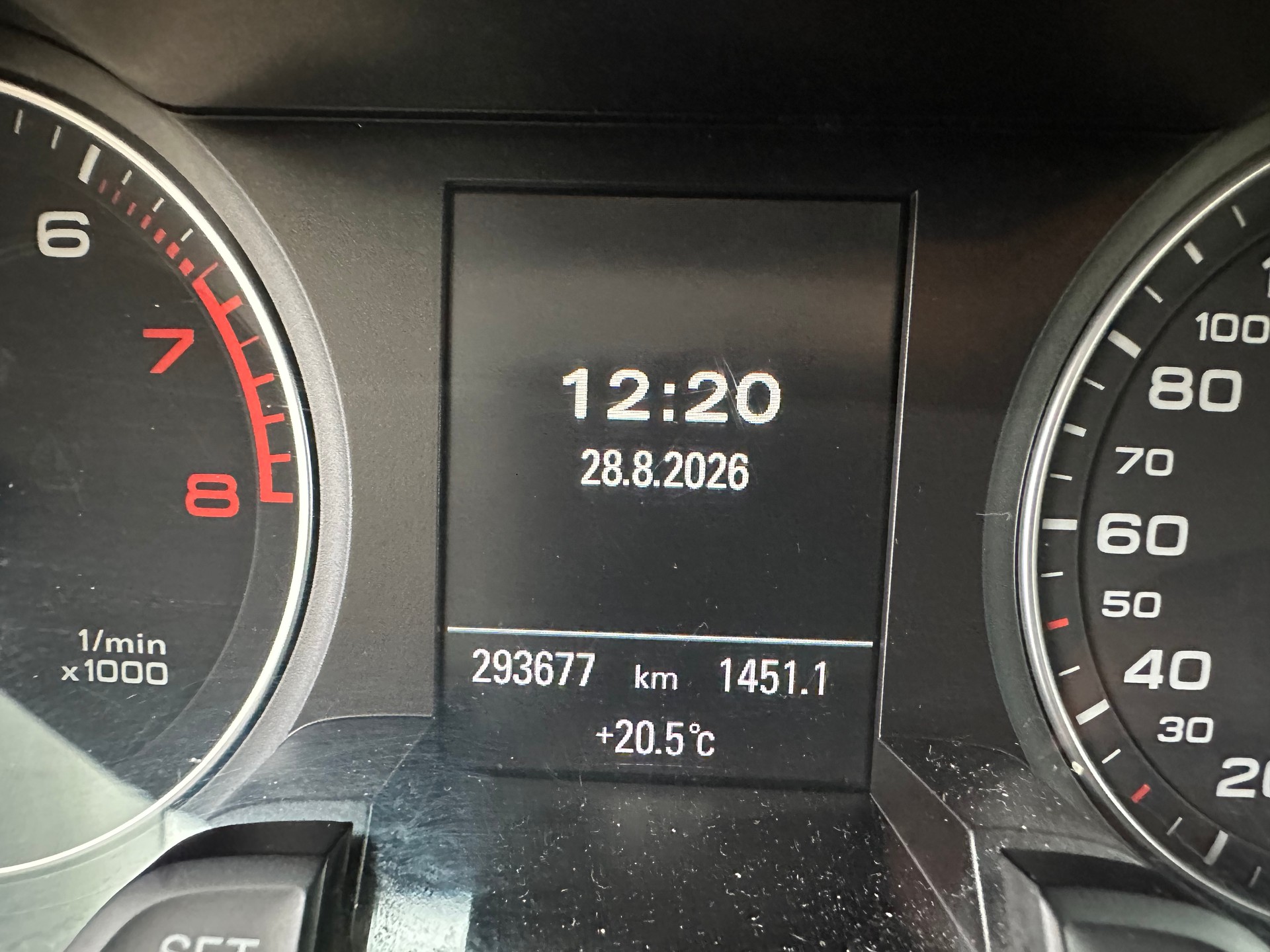 AUDI A4 Avant 1.8 TFSI multitronic-image-12