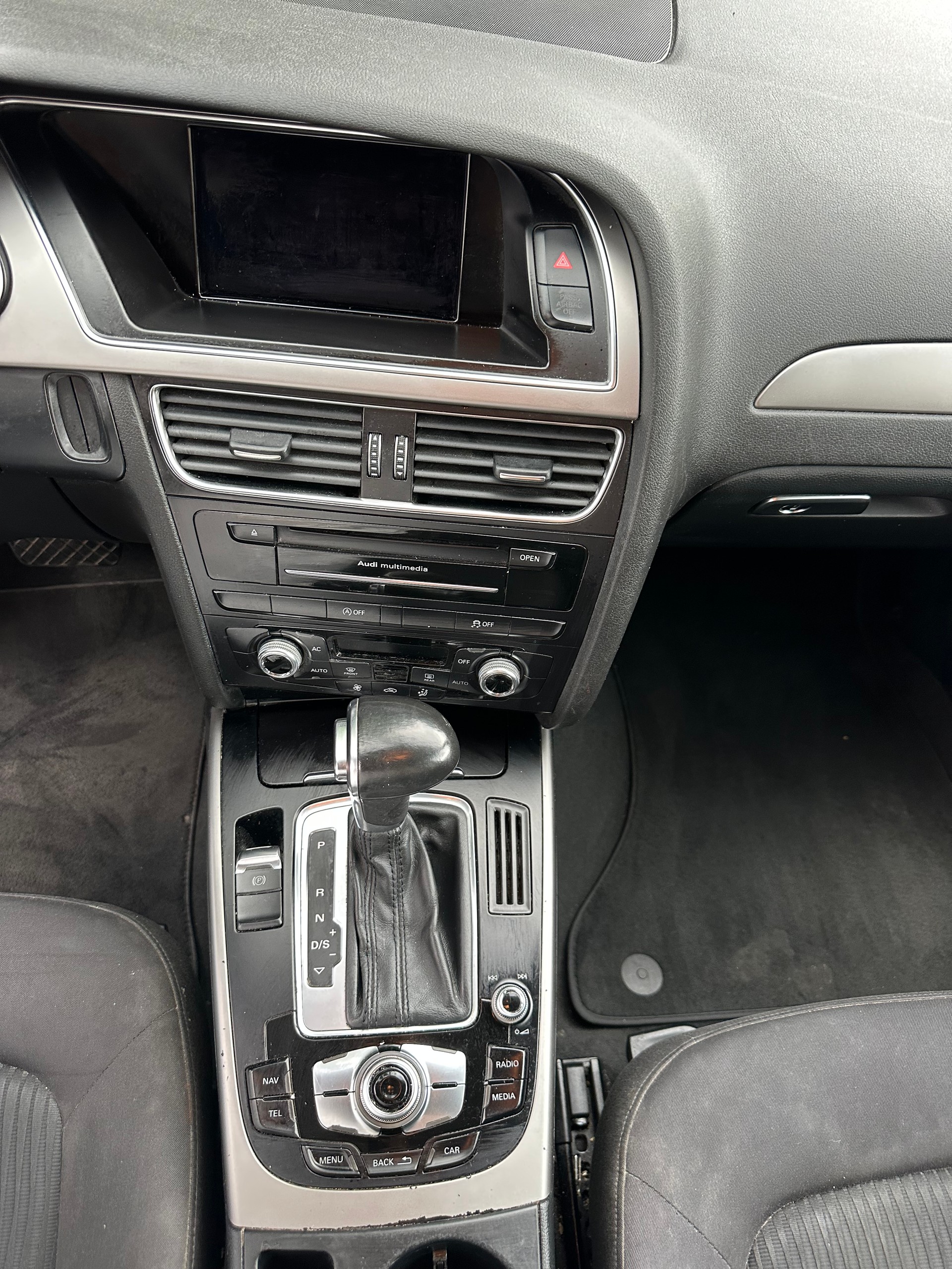 AUDI A4 Avant 1.8 TFSI multitronic-image-11