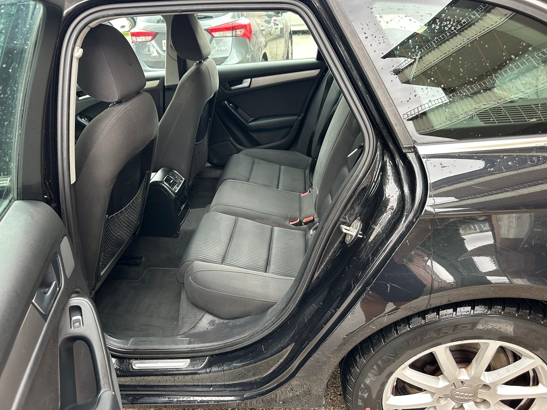 AUDI A4 Avant 1.8 TFSI multitronic-image-8