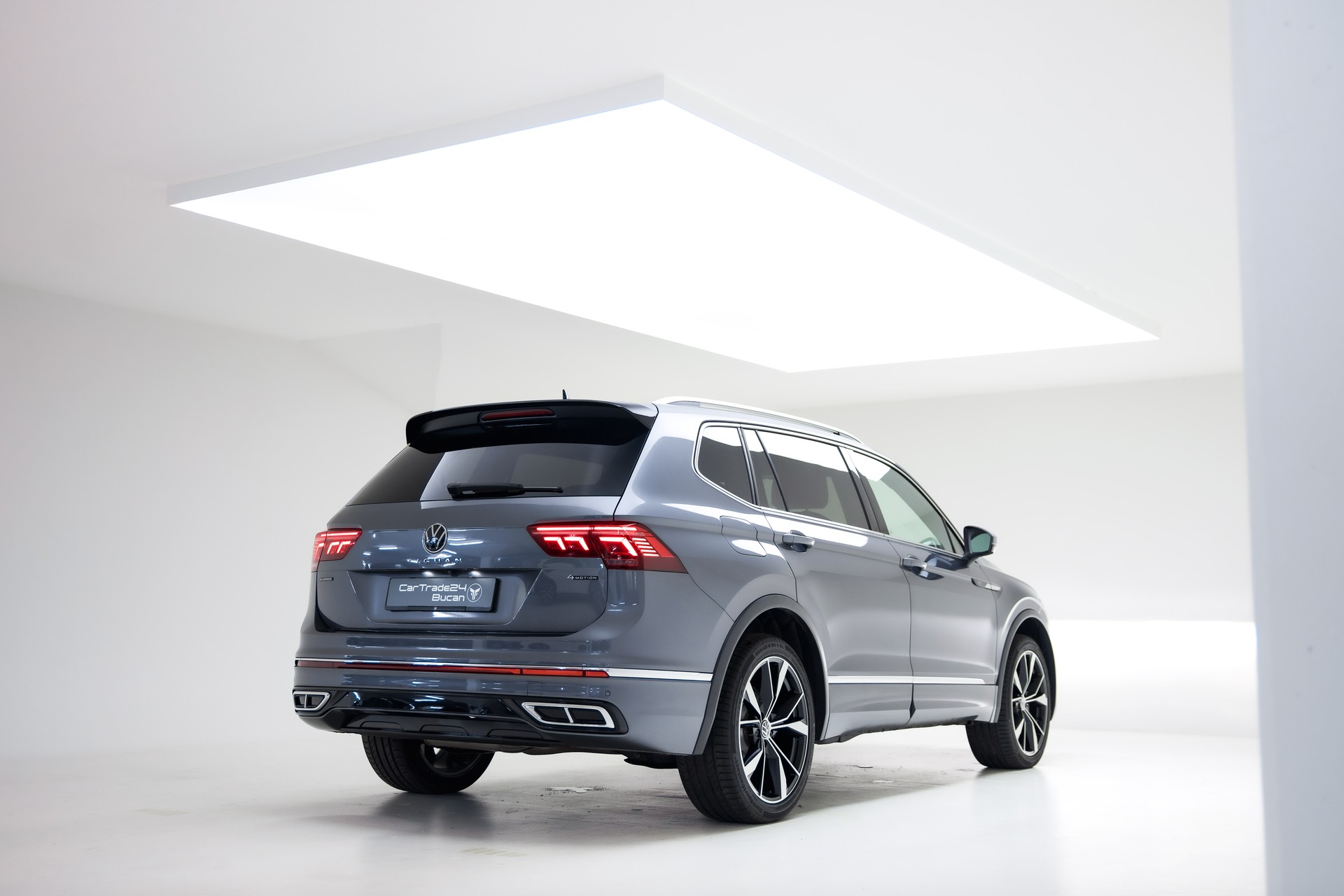 VW Tiguan Allspace 2.0 TDI SCR R-Line 4Motion DSG-showroom-element-1