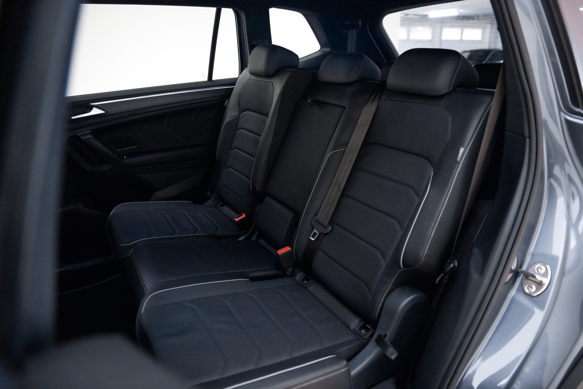 VW Tiguan Allspace 2.0 TDI SCR R-Line 4Motion DSG-image-23