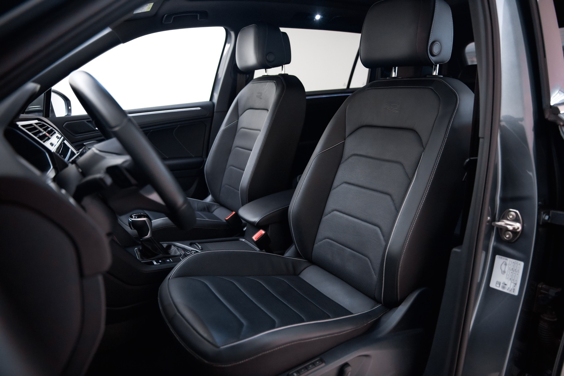 VW Tiguan Allspace 2.0 TDI SCR R-Line 4Motion DSG-image-20