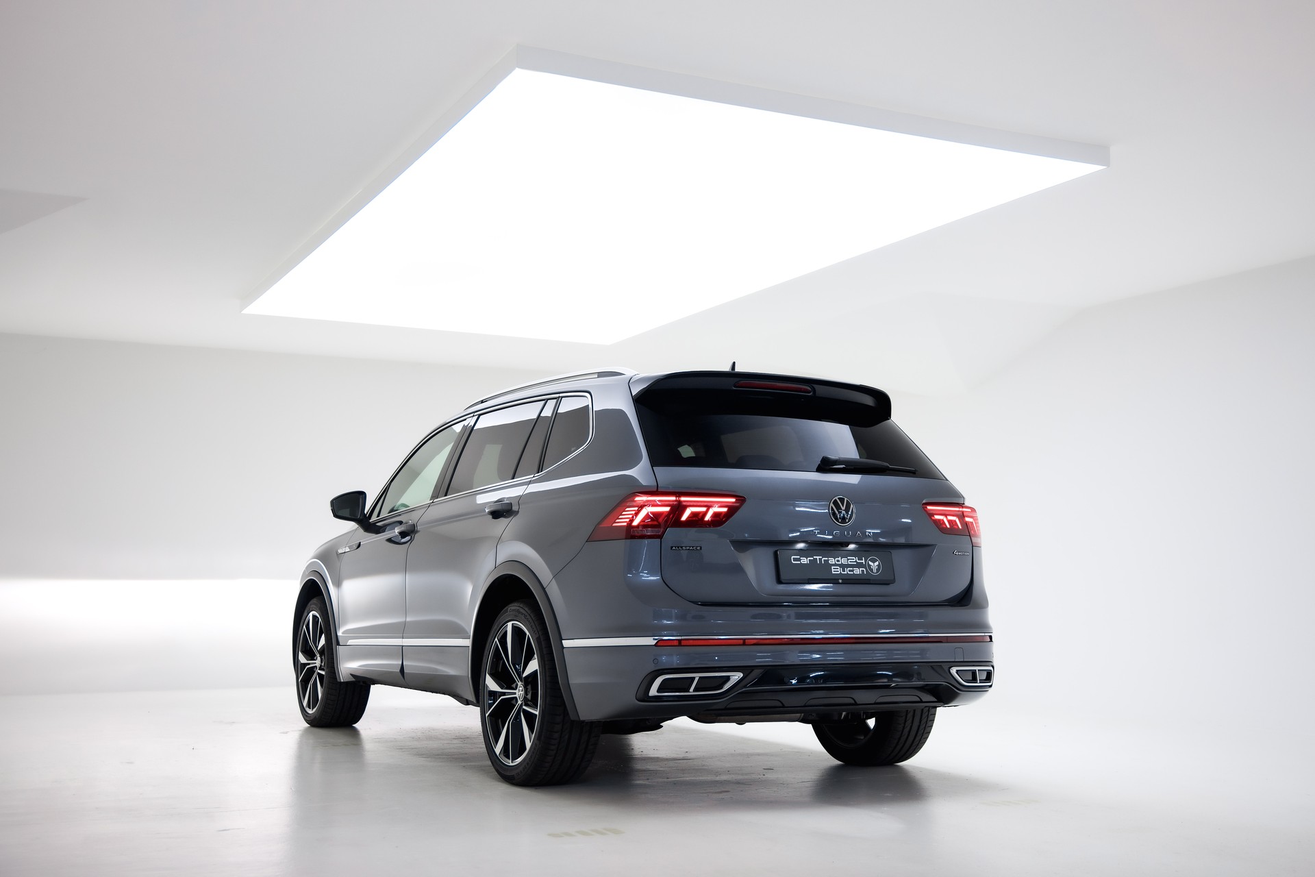 VW Tiguan Allspace 2.0 TDI SCR R-Line 4Motion DSG-image-8