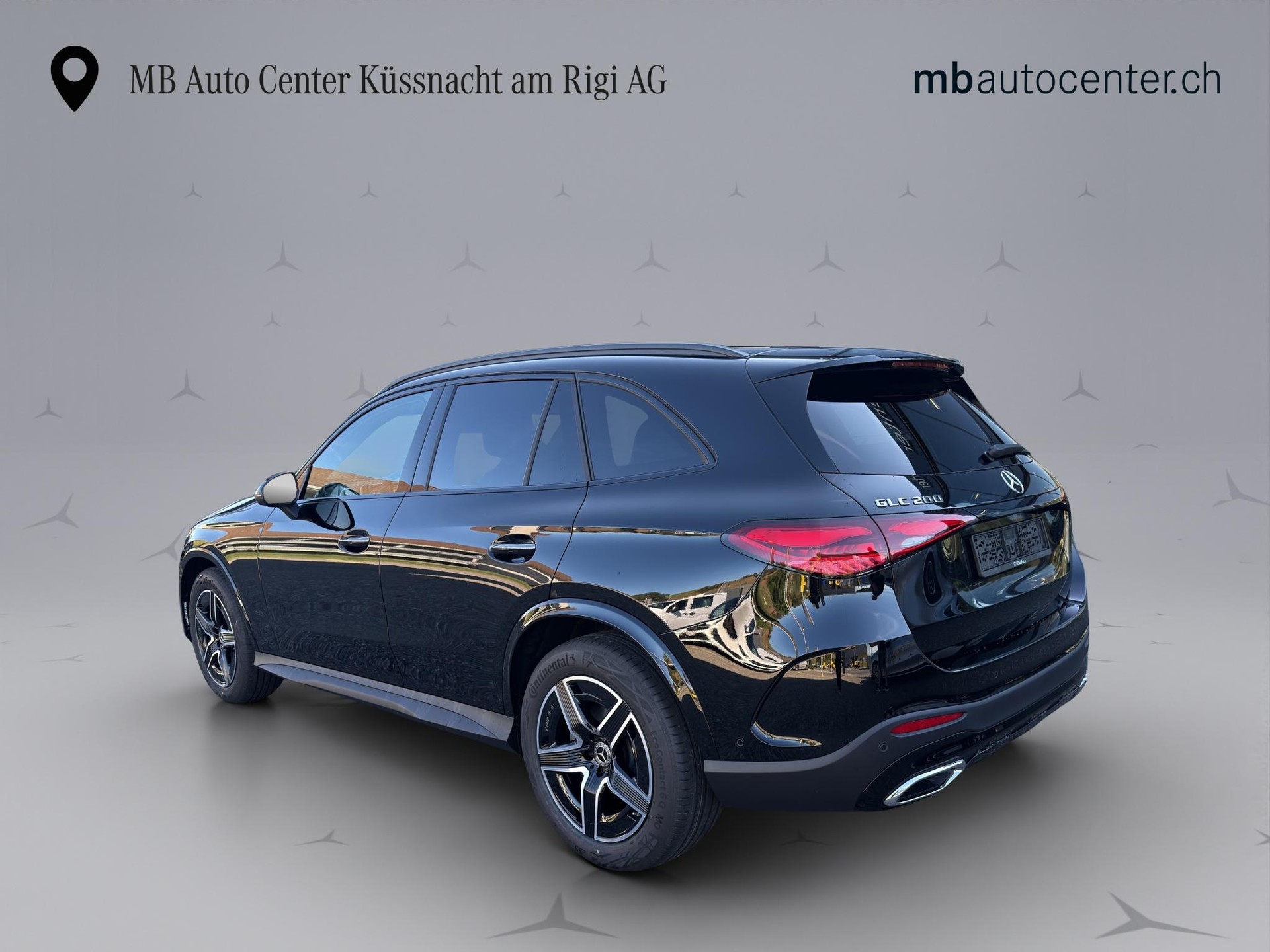 MERCEDES-BENZ GLC 200 AMG Line 4matic-showroom-element-3