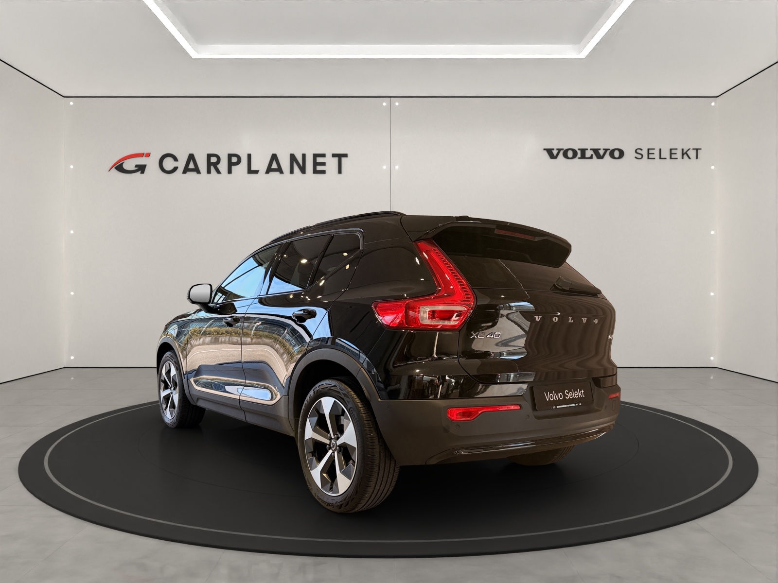 VOLVO XC40 2.0 B4 MH Ultimate Dark AWD-image-3
