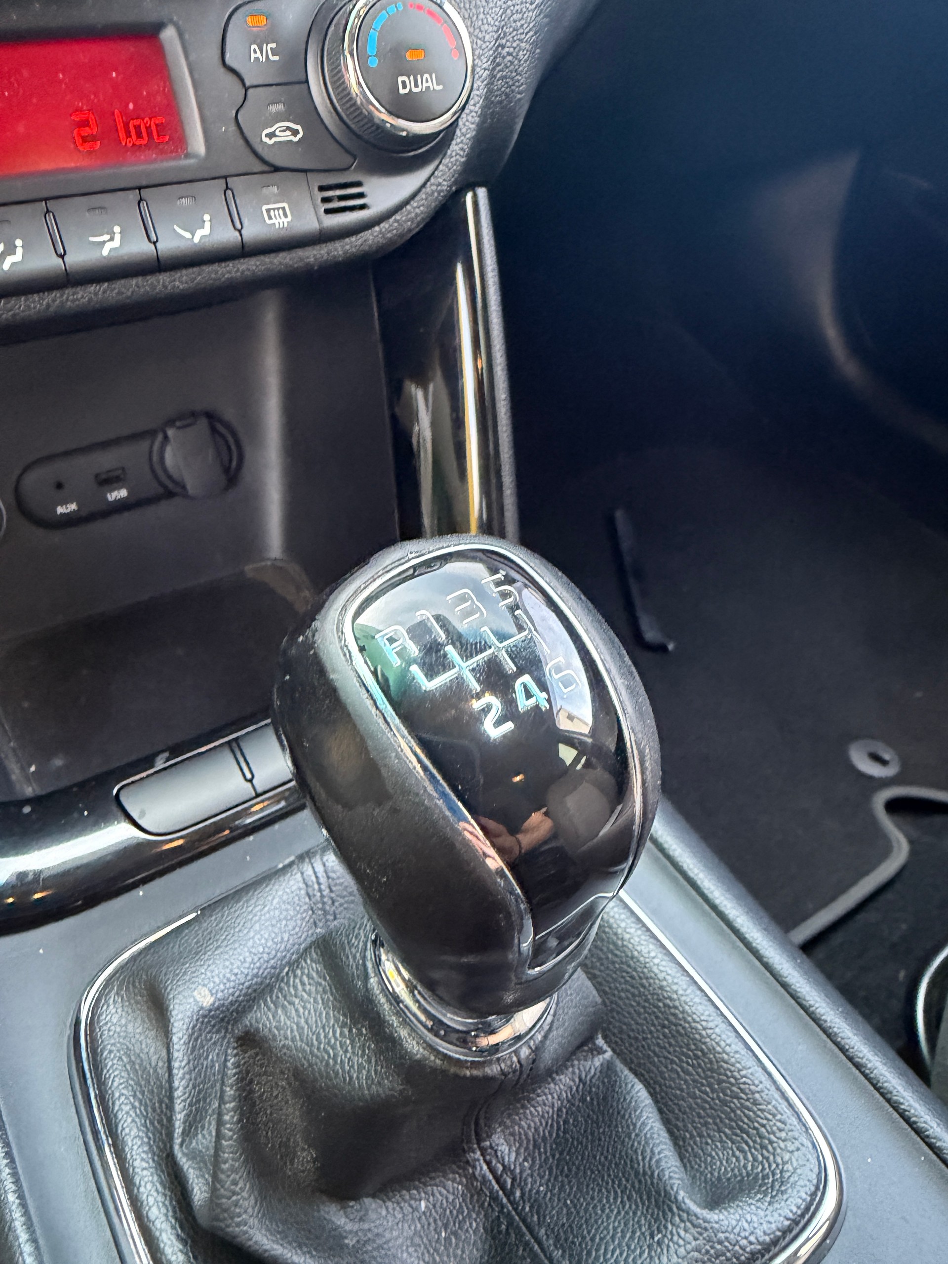 KIA Cee'd Sportswagon 1.6 CRDi Trend-image-13