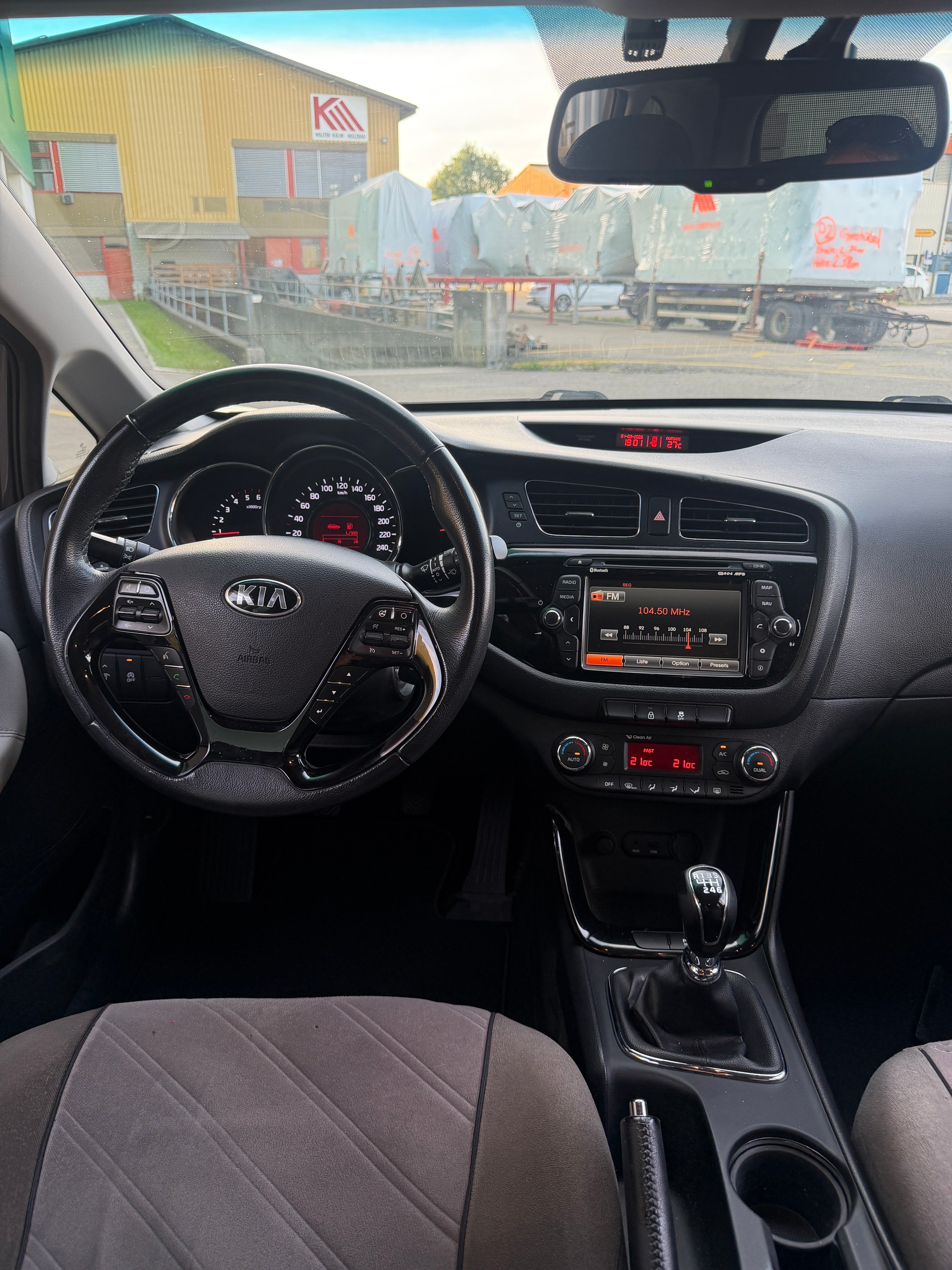 KIA Cee'd Sportswagon 1.6 CRDi Trend-image-9