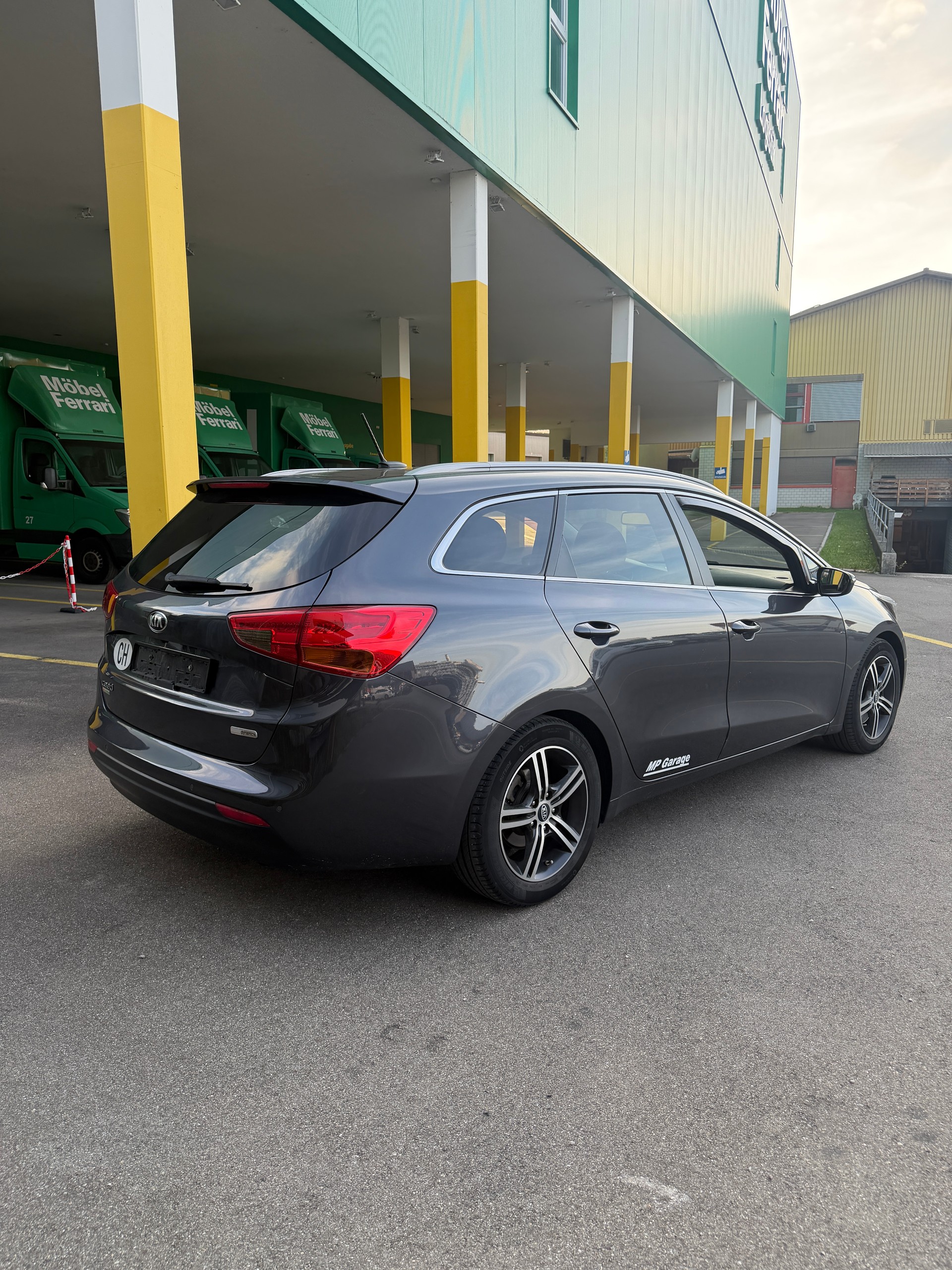 KIA Cee'd Sportswagon 1.6 CRDi Trend-image-6