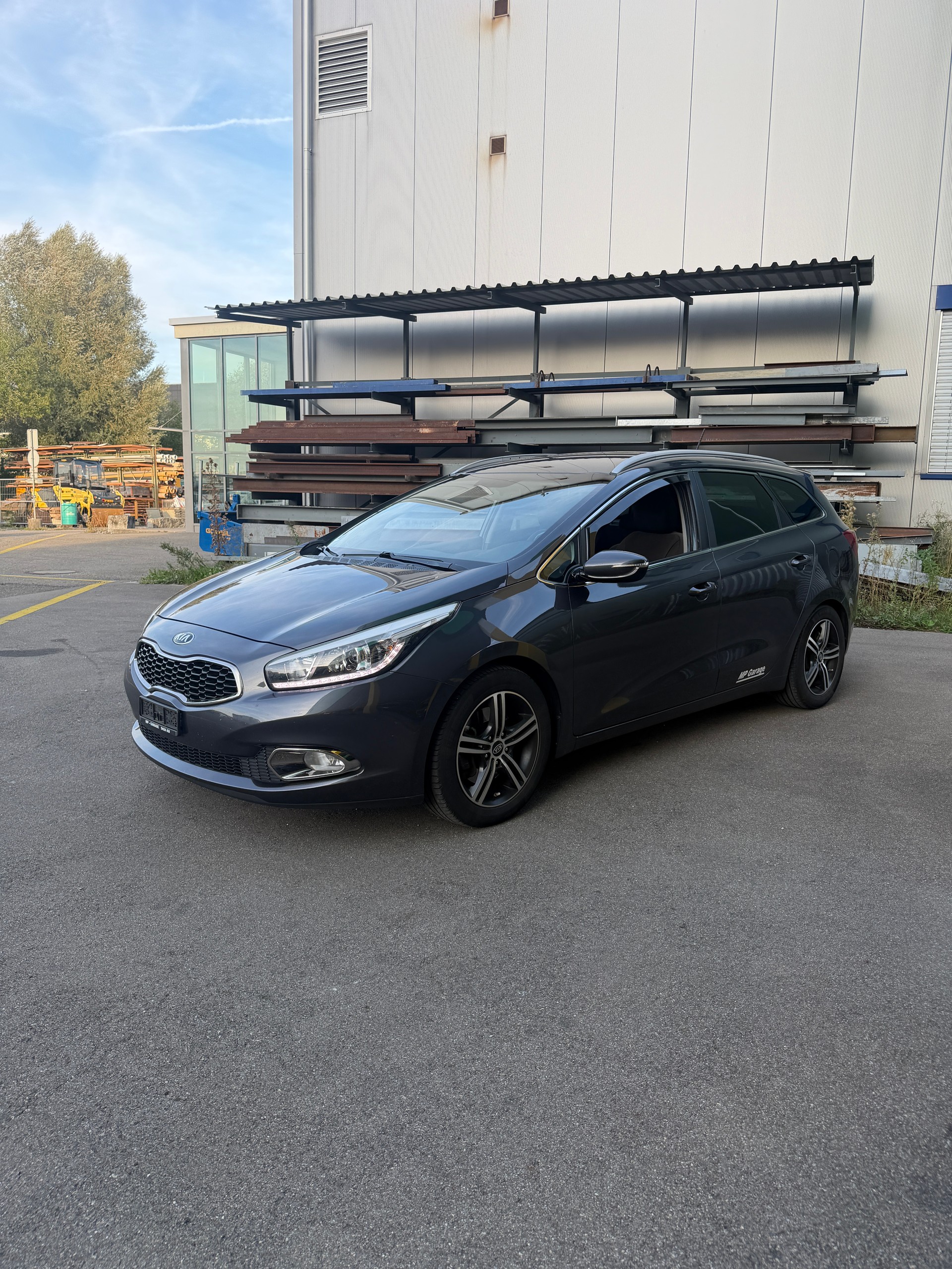 KIA Cee'd Sportswagon 1.6 CRDi Trend-image-2