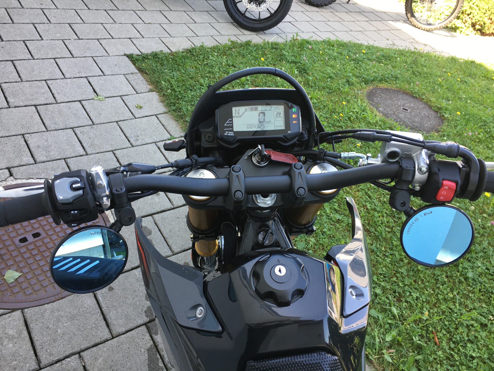 SUZUKI DR-Z4S-image-8