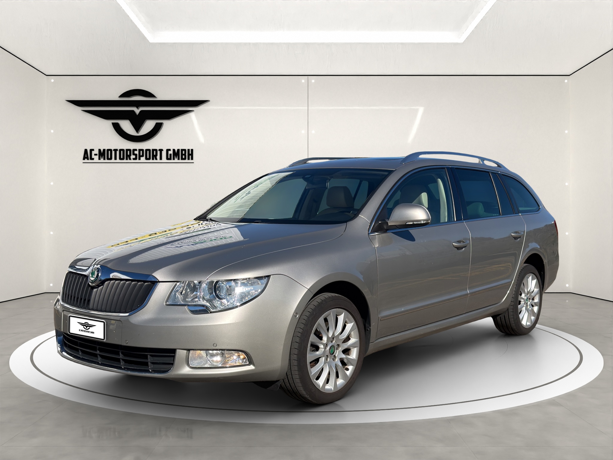 SKODA Superb Combi 1.8 TSI Elegance DSG — slika 1