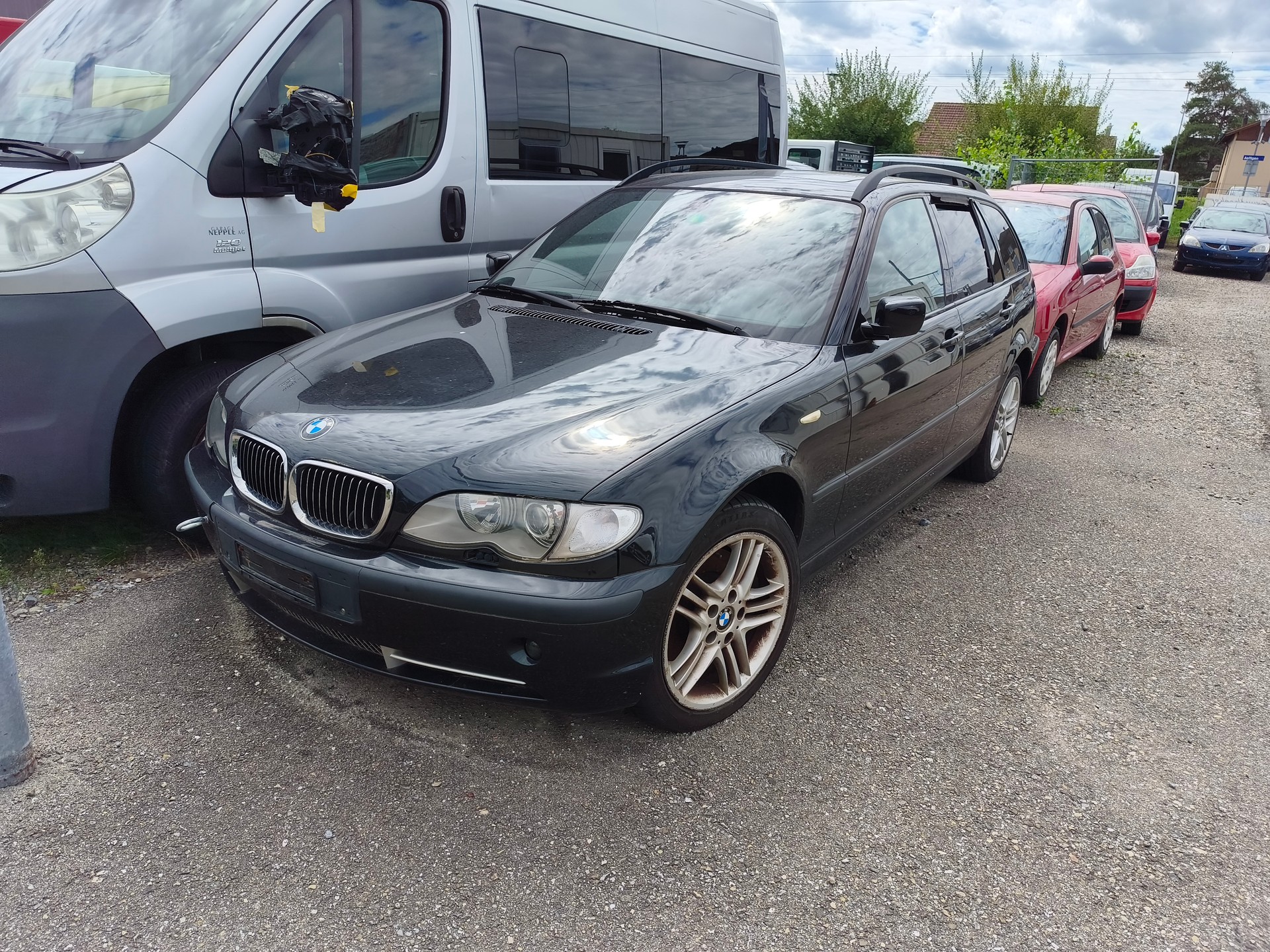 BMW 330xi Touring-image-0