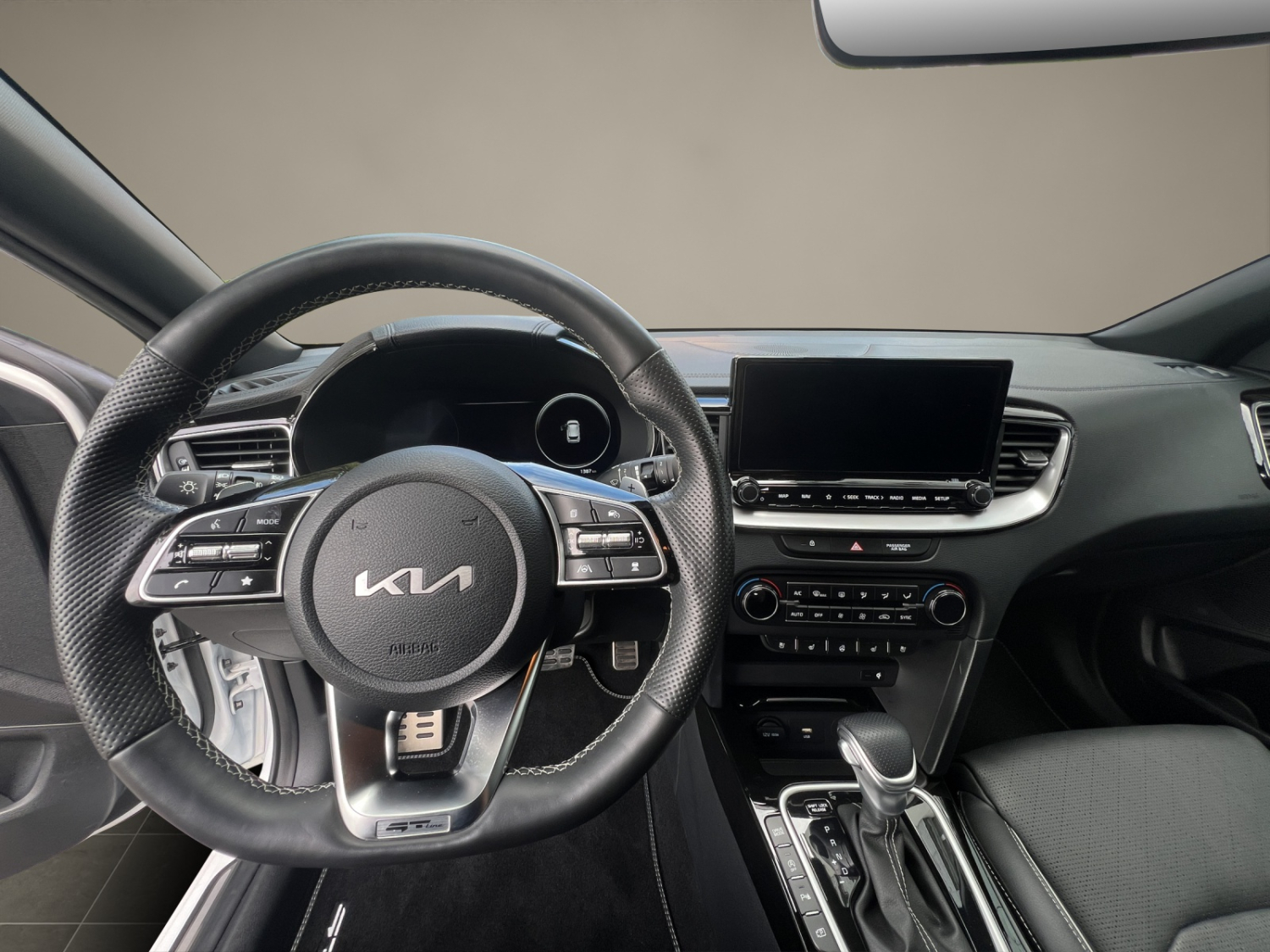 KIA Ceed SW 1.5 T-GDi MHEV GT-Line-image-9