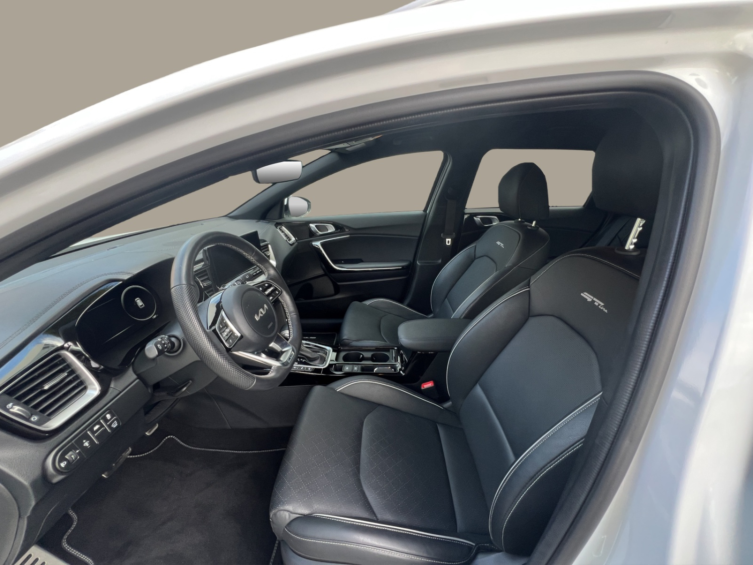 KIA Ceed SW 1.5 T-GDi MHEV GT-Line-image-8