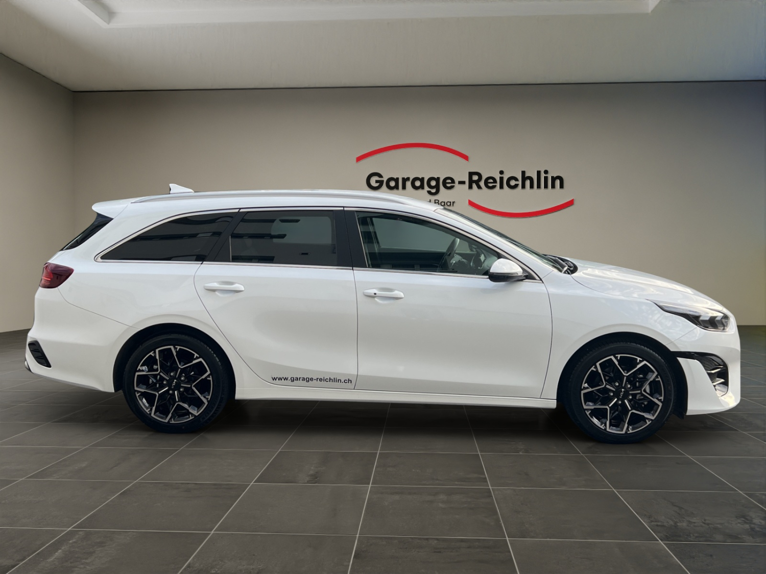 KIA Ceed SW 1.5 T-GDi MHEV GT-Line-image-5