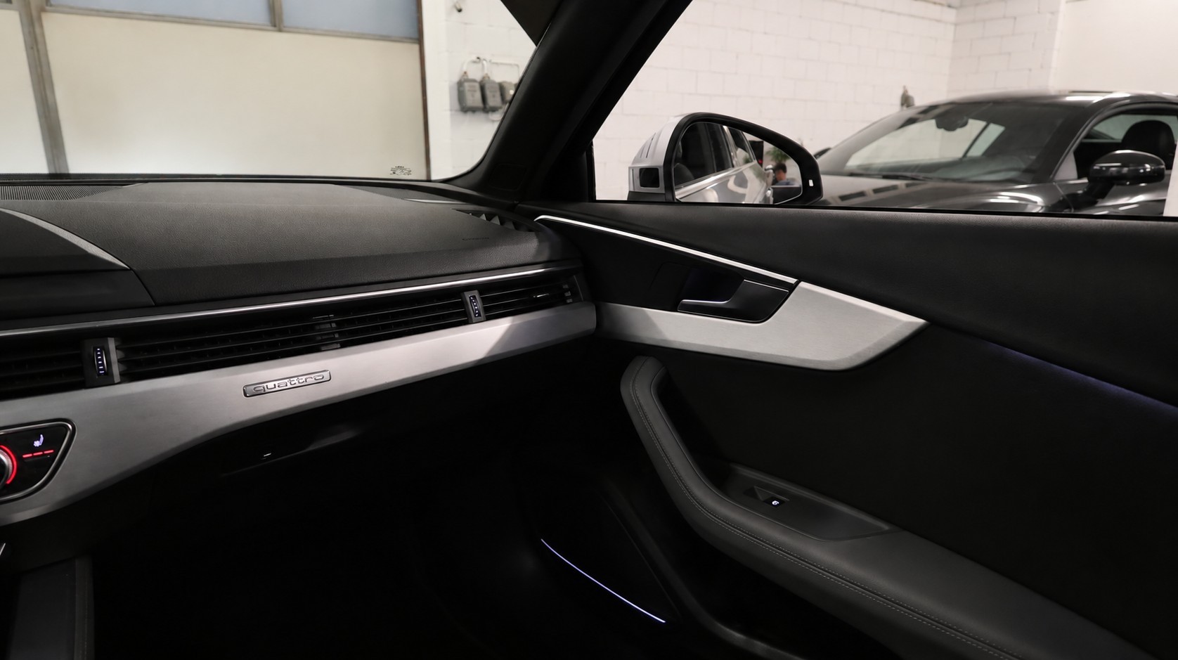 AUDI A4 Avant 2.0 TFSI Sport quattro S-tronic-image-9