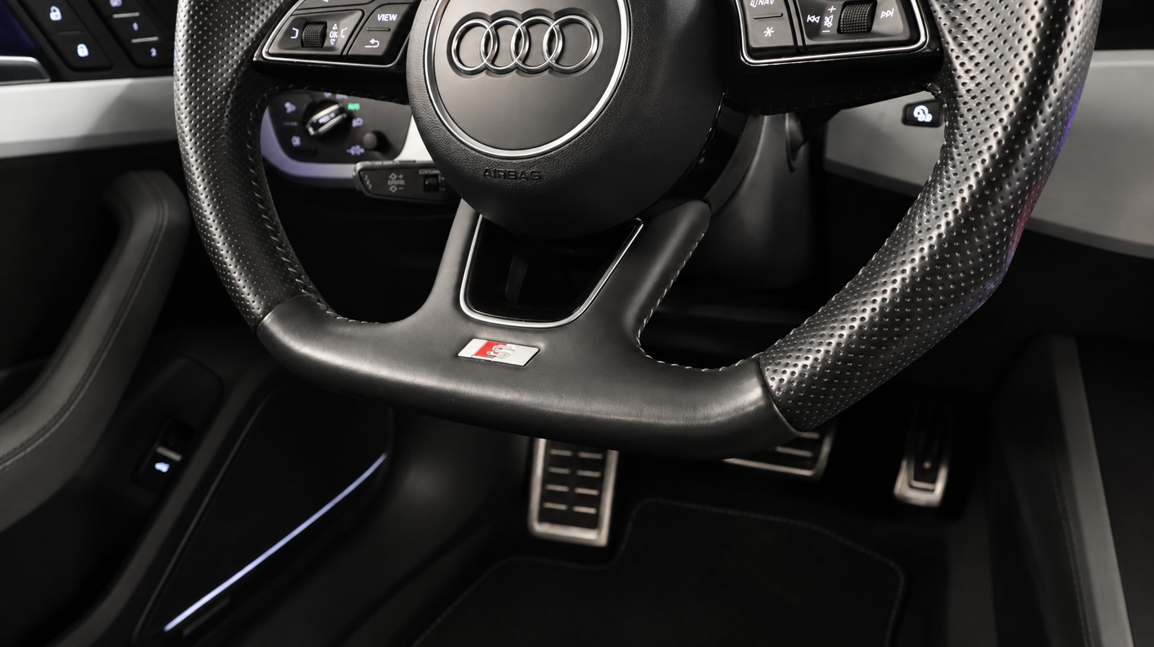 AUDI A4 Avant 2.0 TFSI Sport quattro S-tronic-image-11