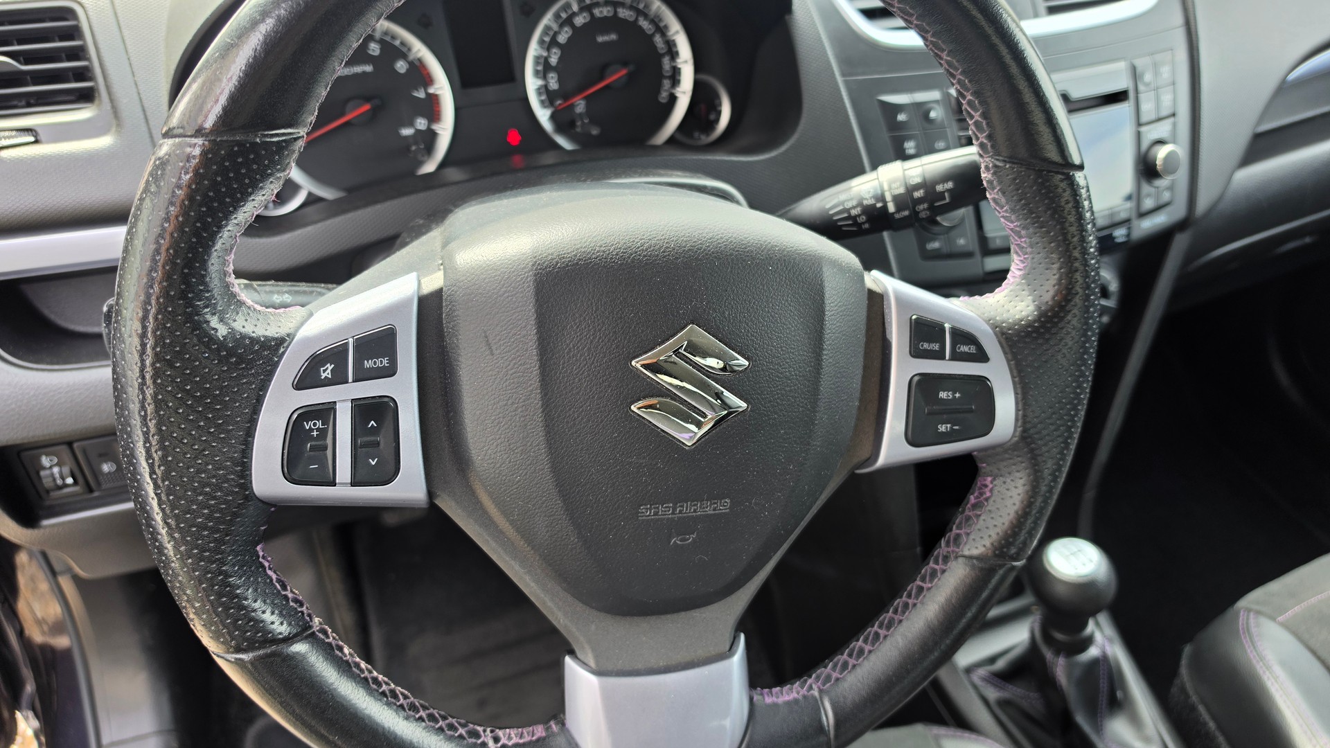 SUZUKI Swift 1.2i 16V Sergio Cellano-image-11