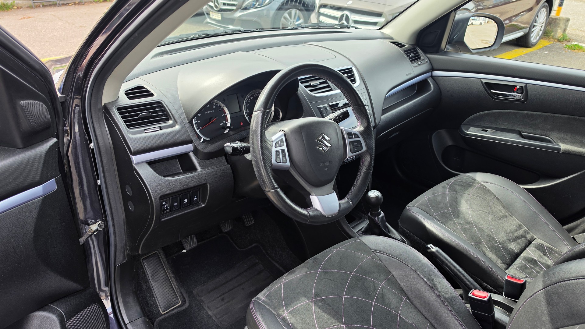 SUZUKI Swift 1.2i 16V Sergio Cellano-image-16