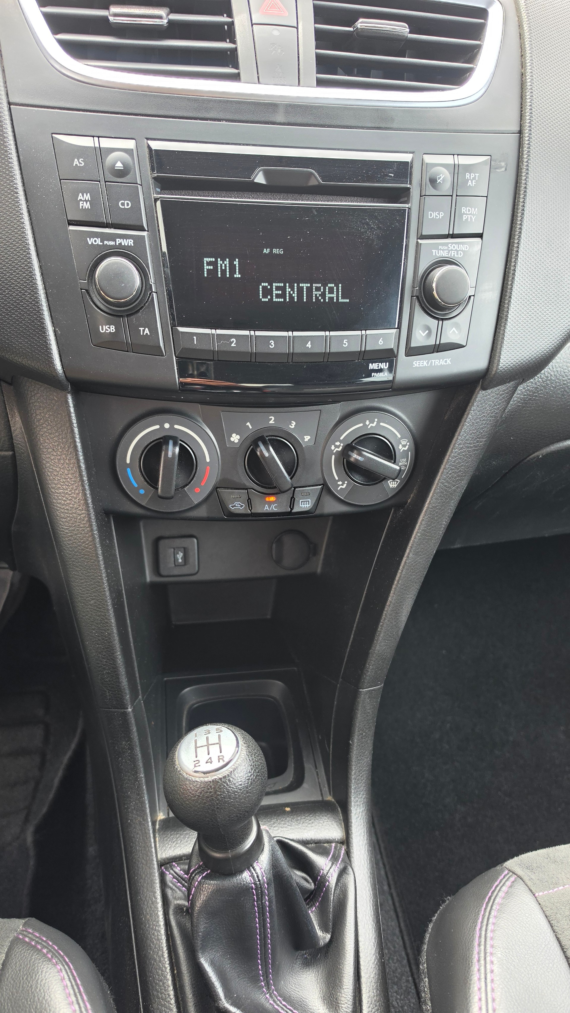 SUZUKI Swift 1.2i 16V Sergio Cellano-image-25