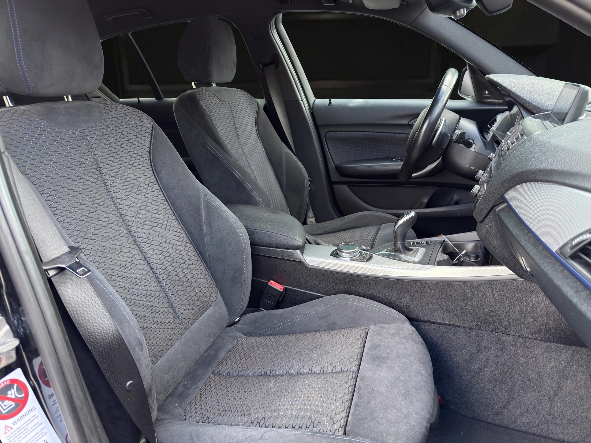 BMW M135i xDrive Steptronic-image-9