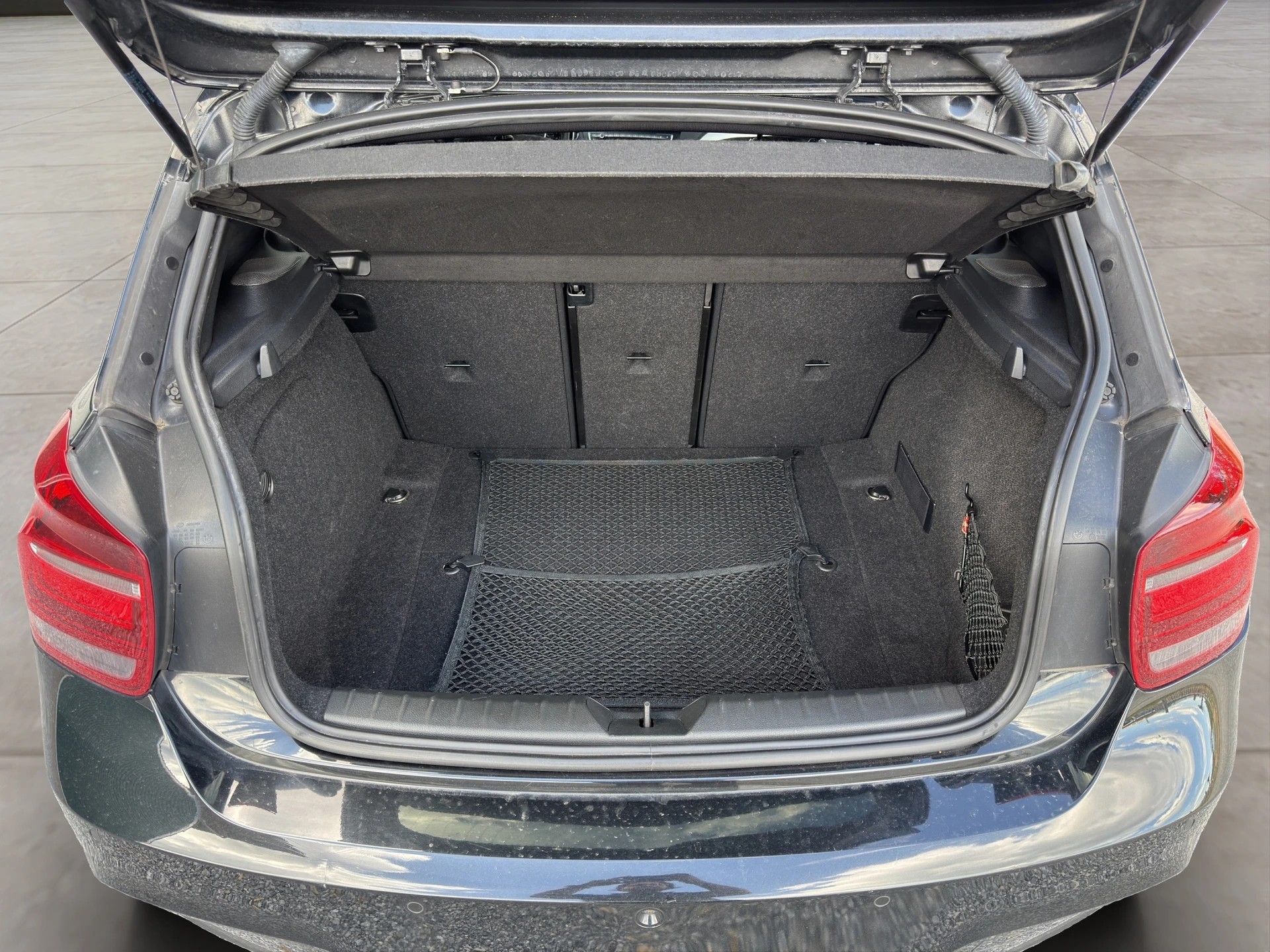 BMW M135i xDrive Steptronic-image-13