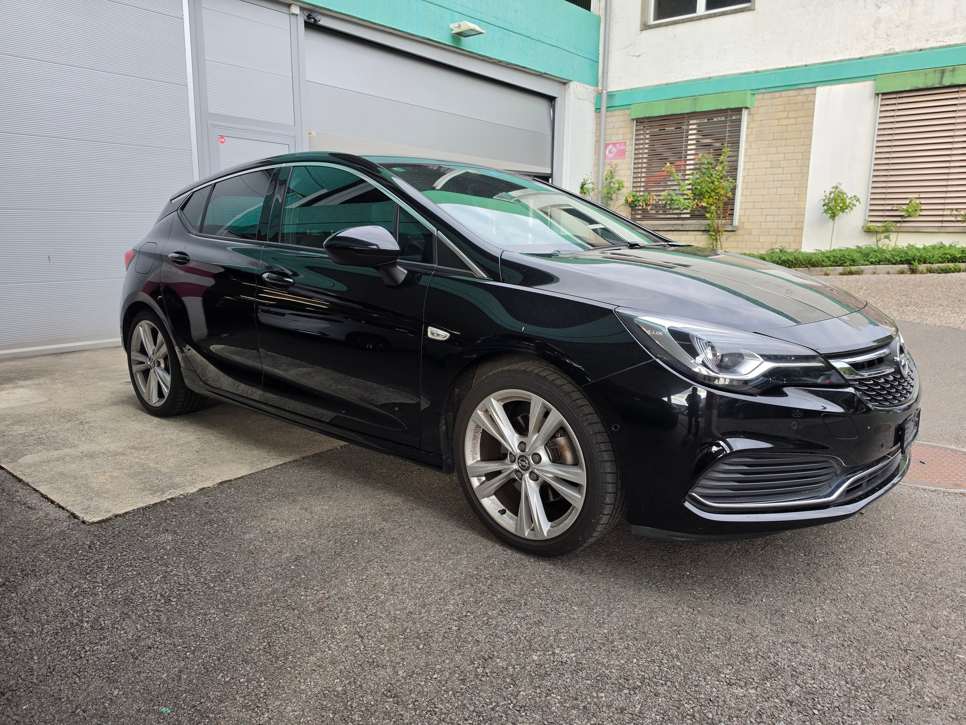 OPEL Astra 1.6i Turbo OPC Line Automatic-image-2