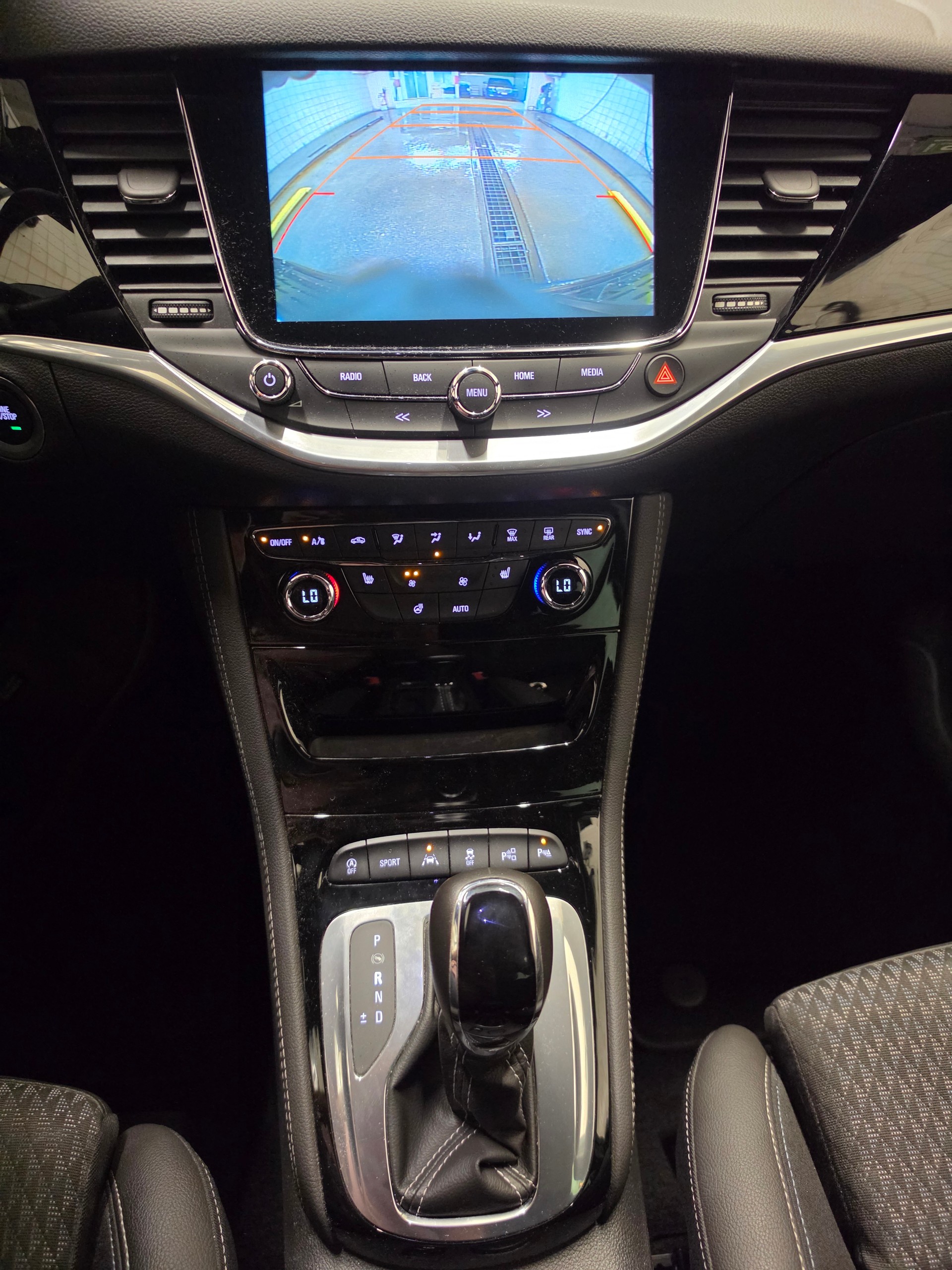 OPEL Astra 1.6i Turbo OPC Line Automatic-image-11